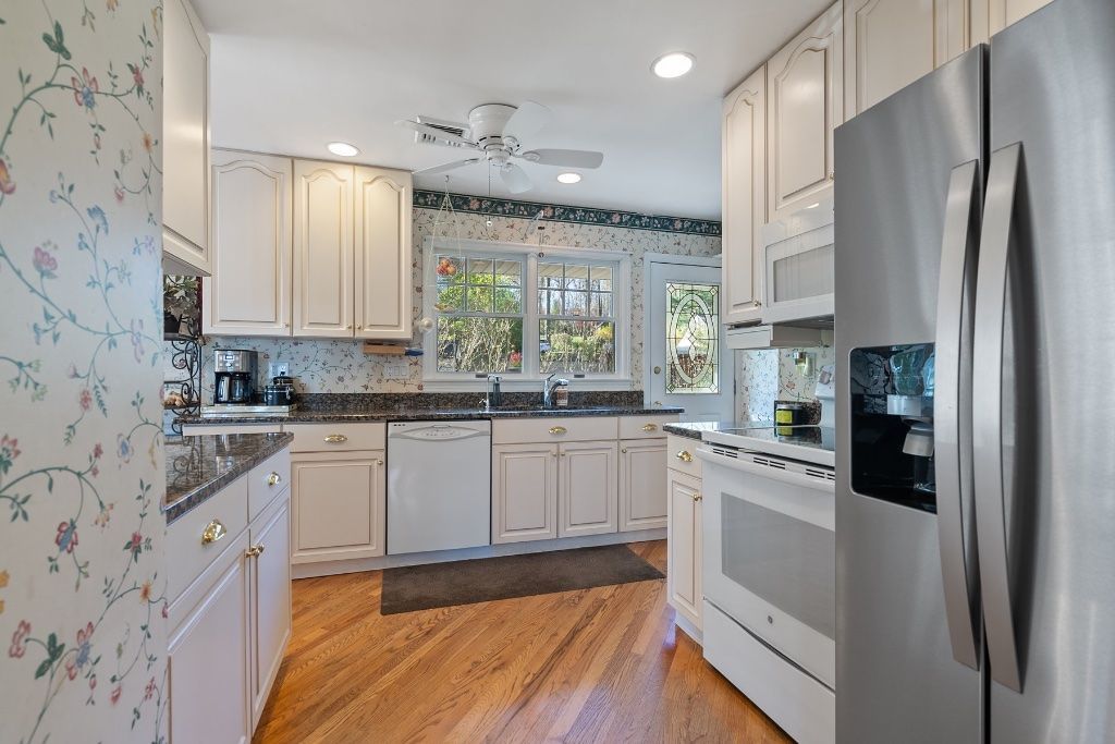 Fantastic Custom Lakeview Home Overlooking Watchung Lake
