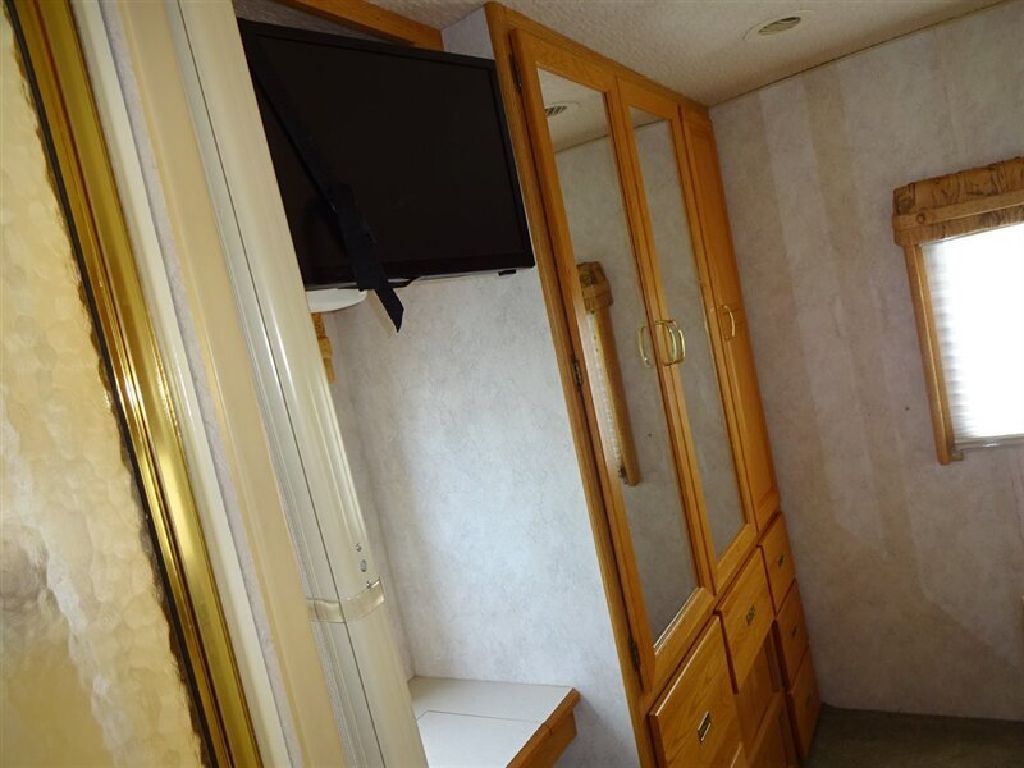 2004 Itasca Spirit 29M Motorized Class C