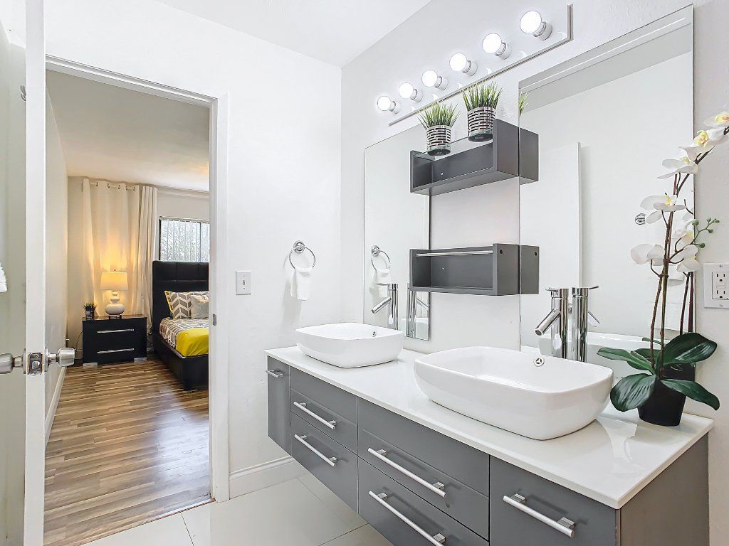 BEAUTIFUL TOWNHOUSE IN ORLANDO, FULLY FURNISHED & EQUIPPED!