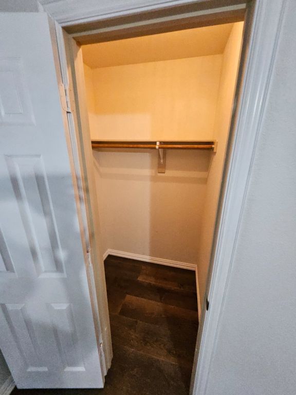 GORGEOUS ROOM w/ATTACHED BATH , WALK IN CLOSET,  NEWER HOUSE!