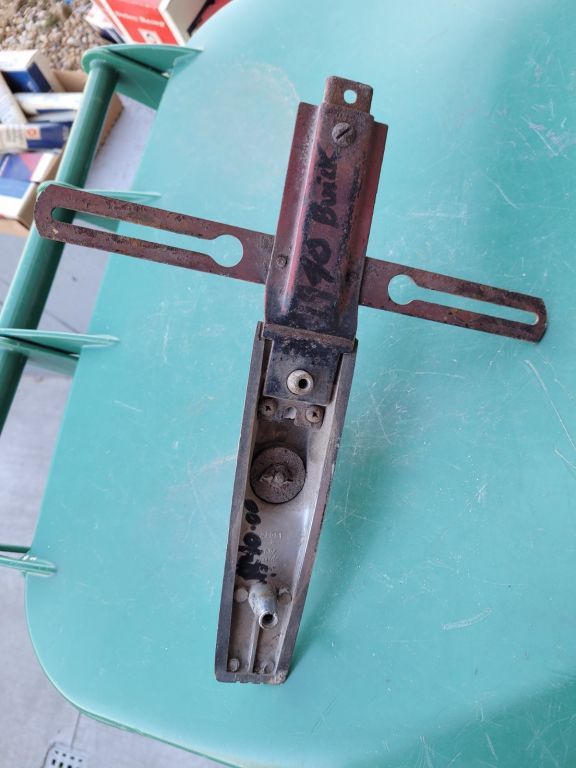 1940 1941 1942 GM BUICK TRUNK HANDLE BASE LICENSE PLATE BRACKET LIGHT 823