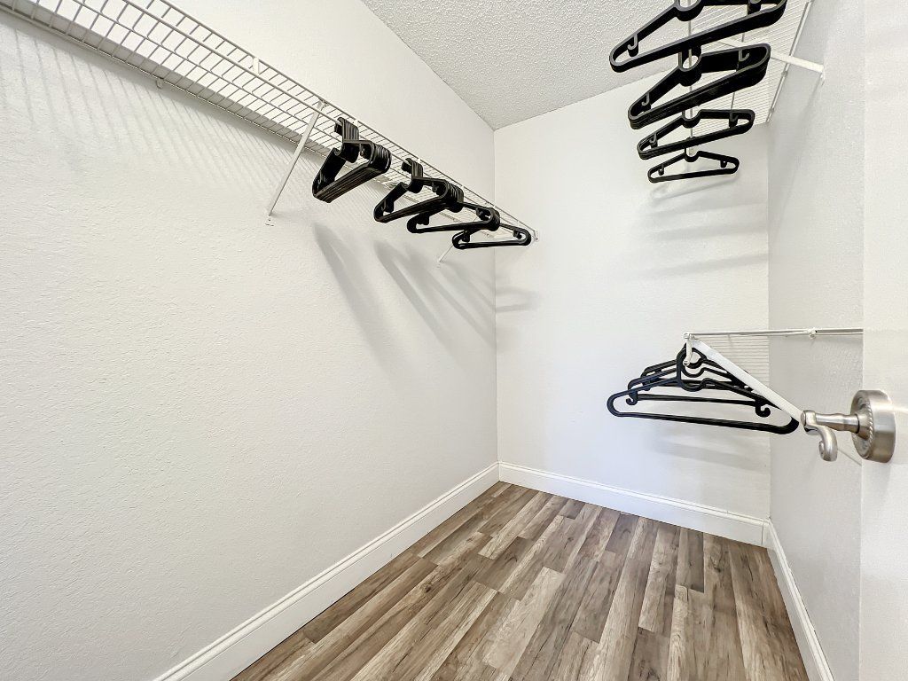 Very sophisticated fully furnished 1-bed condo located in the heart of Orlando.