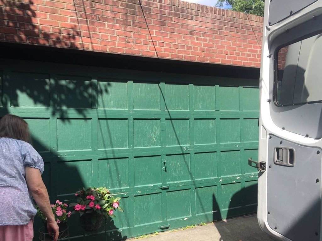 REPAIR AND INSTALL GARAGE DOORS ALL OVER NEW YORK AND LONG ISLAND