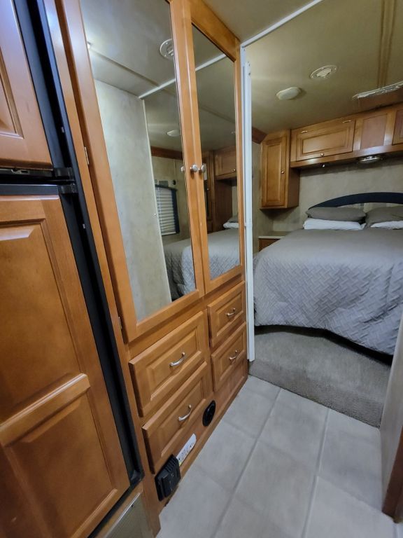 2007 Gulfstream Independence 8330 Class A RV For Sale Motorhome Bus Non Bunk|  | Like Winnebago, Ita