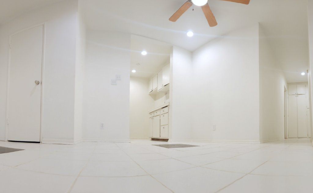 Very Large 1 Bed/1 Bath - Great Value, Large Patio