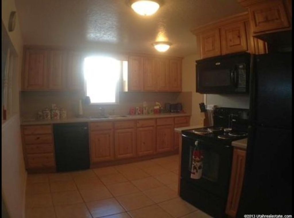 4BR Home-sweet-home with a Quality Finish Throughout.