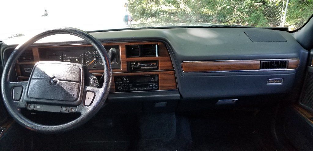 1991 Chrysler New Yorker Salon