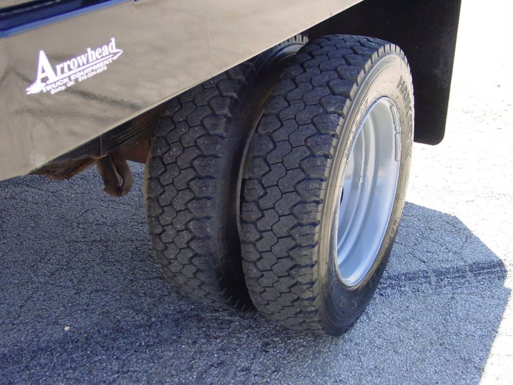 2001 Ford F450 7.3 Diesel 71k miles 4x4 6 speed New CM SS Model Flat Bed