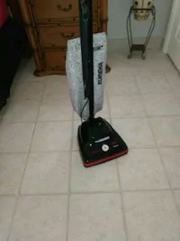 Vacuum Cleaner Eureka Upright