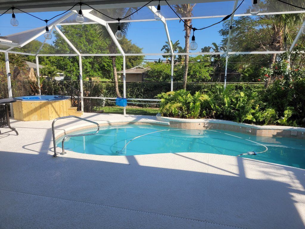 "Newly Decorated Room" available in Cheerful 5 star glam home w/ pool/spa/gazebo!