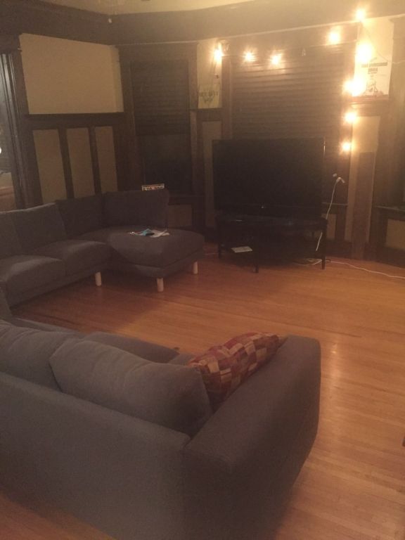 $650 / 4br - Looking for an awesome new roommate! September 1st