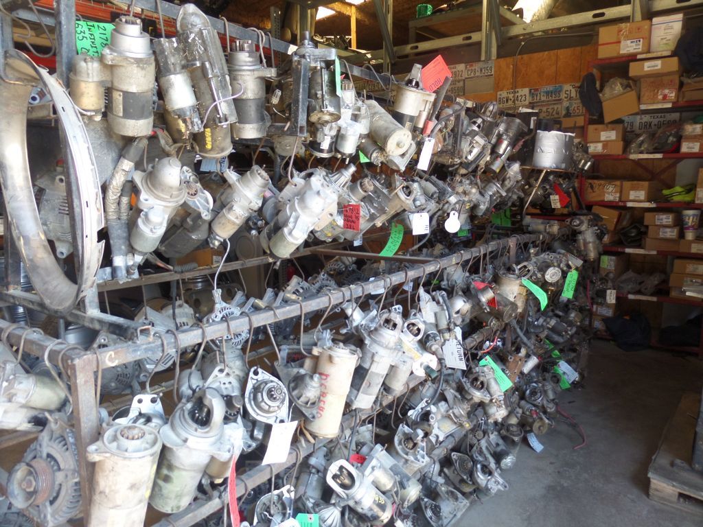 CARS PARTING OUT/PARTES PARA CARRO