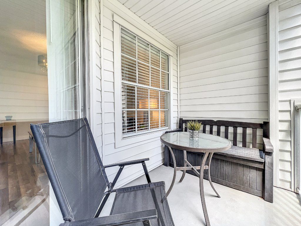 Very sophisticated fully furnished 1-bed condo located in the heart of Orlando.
