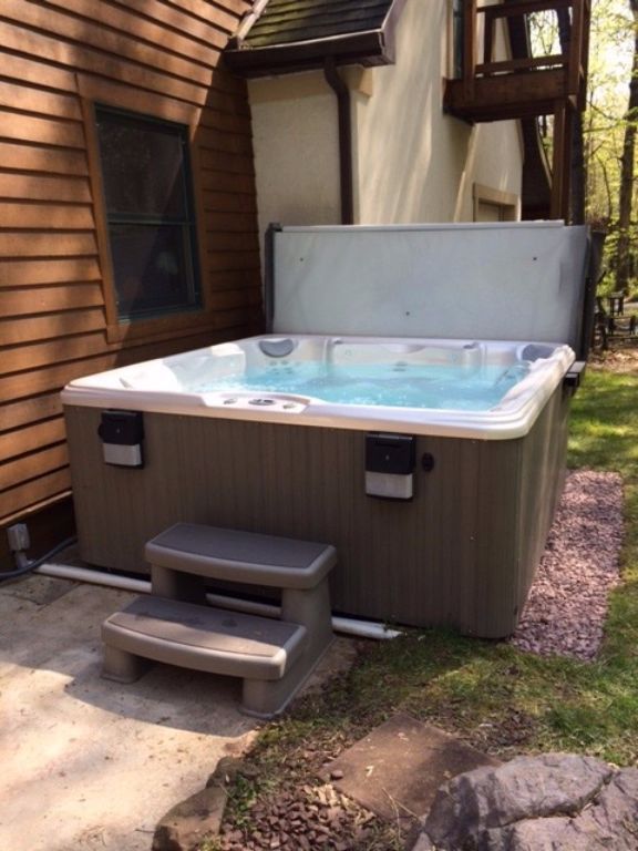 Upgrade Your Backyard with a Custom Designed Hot Tub/Spa