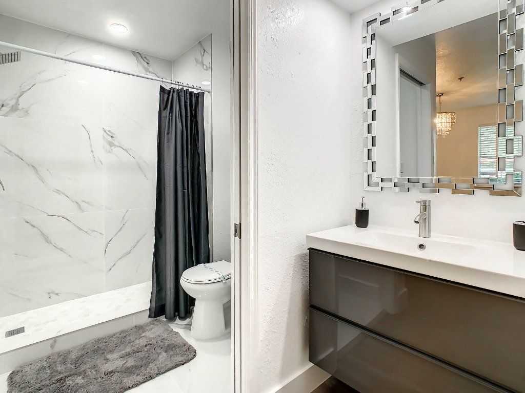 BEAUTIFUL 2-BED CONDO IN ORLANDO, FULLY FURNISHED!