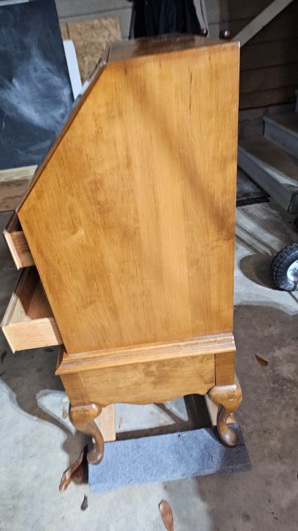 Maddox Furn Oak Secretay desk