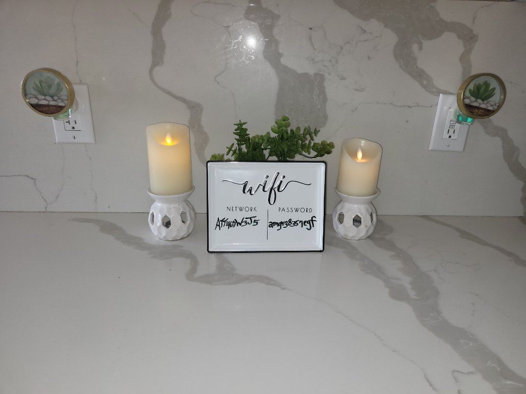 "Newly Decorated Room" available in Cheerful 5 star glam home w/ pool/spa/gazebo!