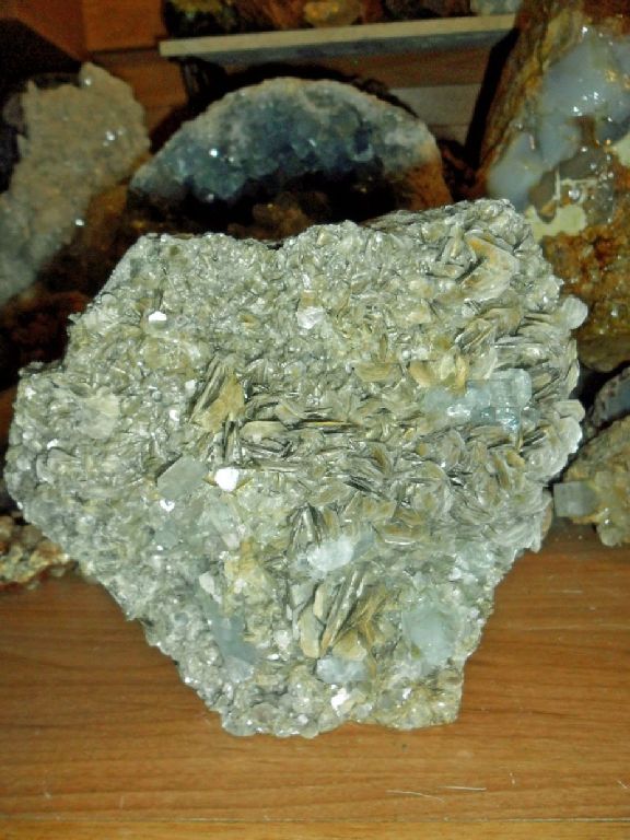 Exceptional and Beautiful Museum Specimen of 2396 Grams. Huge Terminated Aquamarine Crystal Cluster