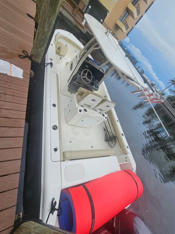 2020 Pursuit C268 Sanibel, Fl	115900