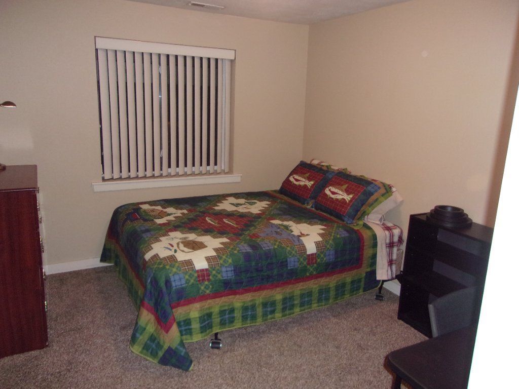 Female PRIVATE ROOM 2Bdr 1 Ba Furnished