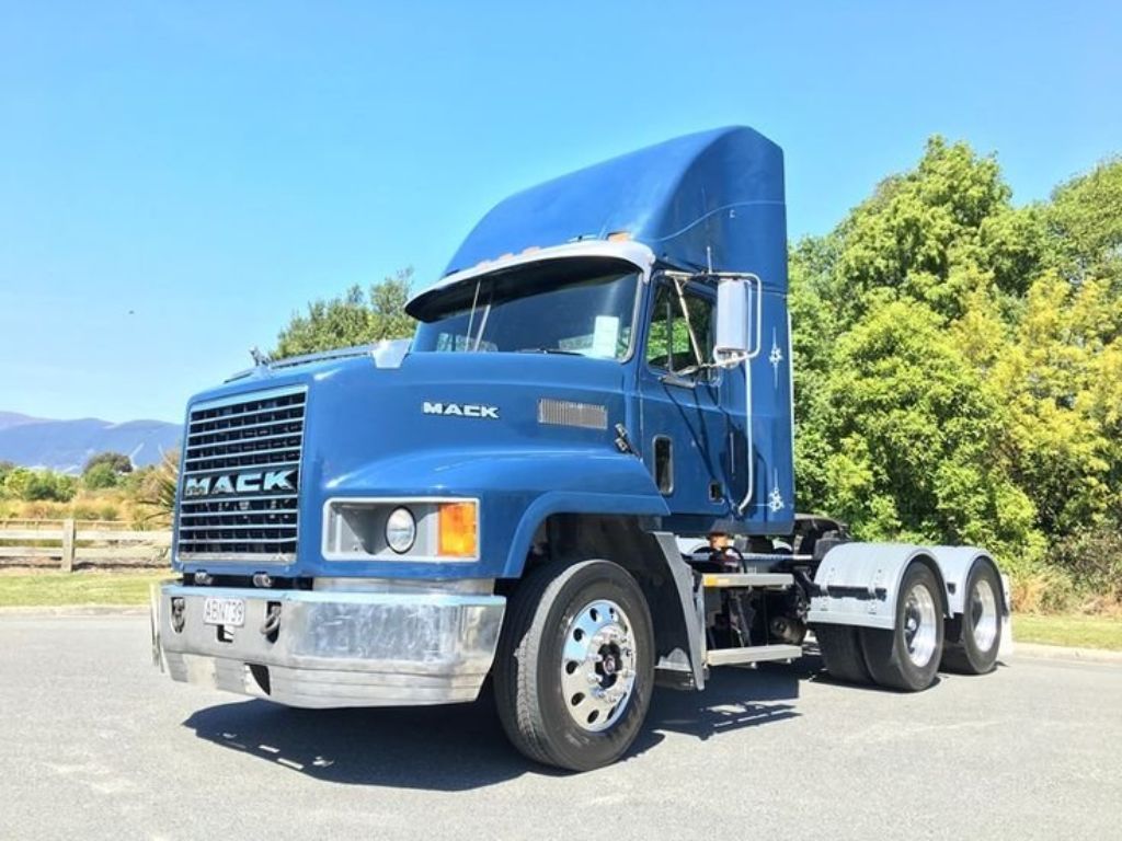 Commercial truck financing - (We handle all credit types)