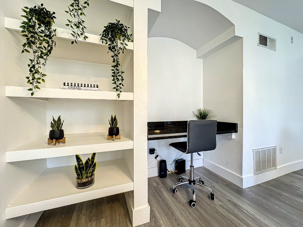 FULLY FURNISHED & EQUIPPED 1-BED/1-BATH CONDO IN ORLANDO