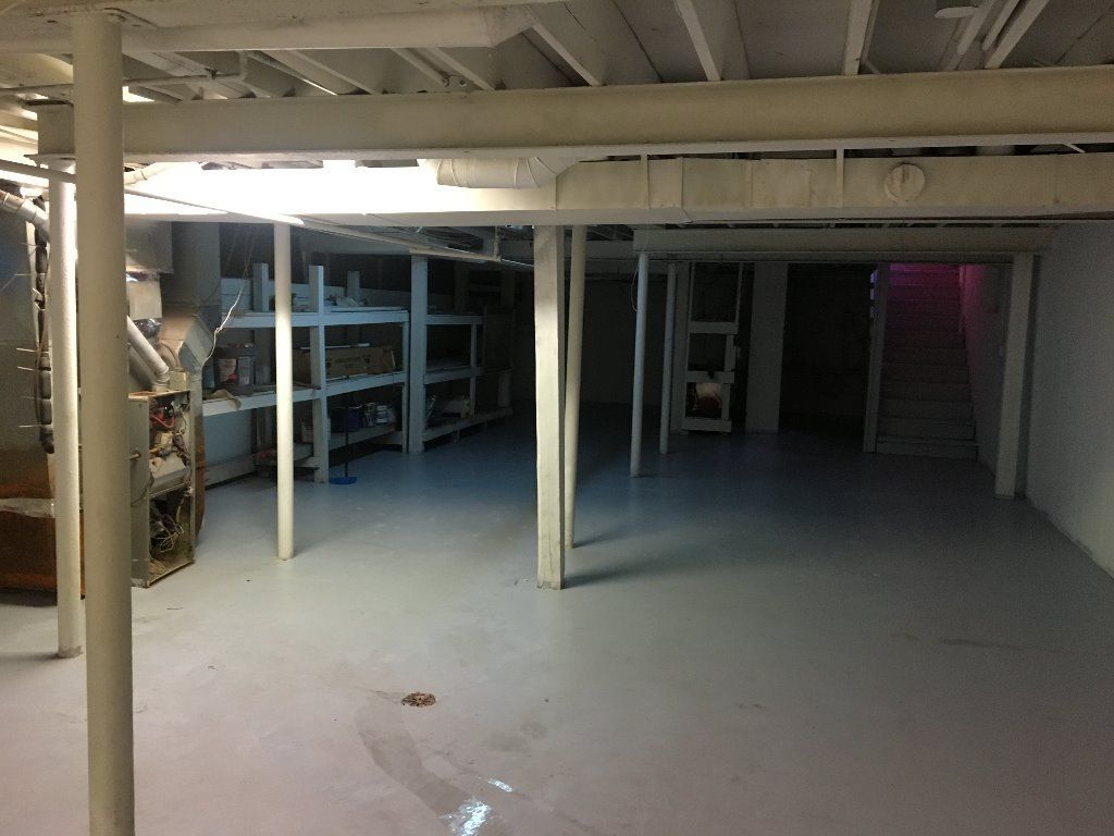 HUGE MAYWOOD ILLINOIS STOREFRONT FOR RENT