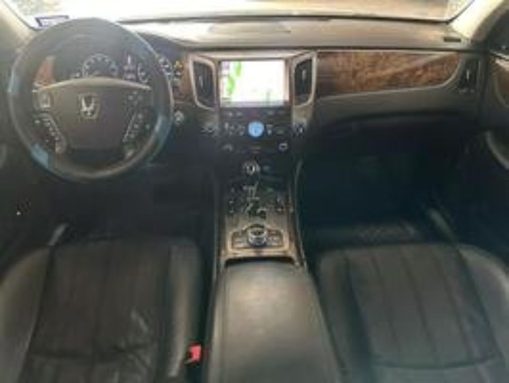 2011 Hyundai Equus Signature Sedan 4D