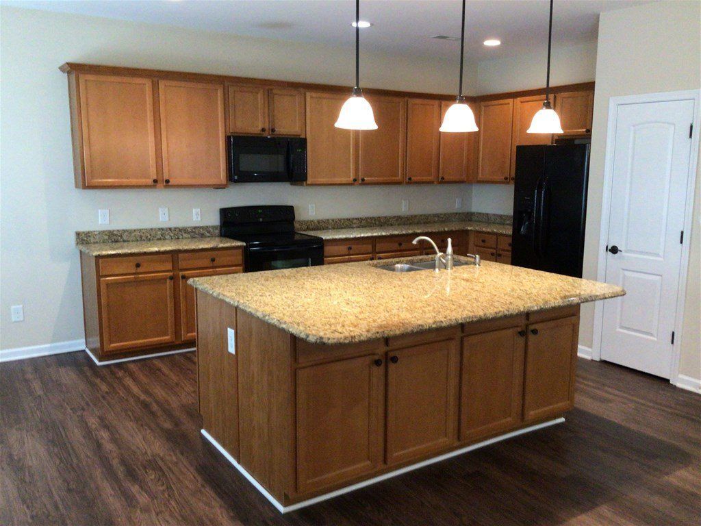 Single family home (830) 488-7163