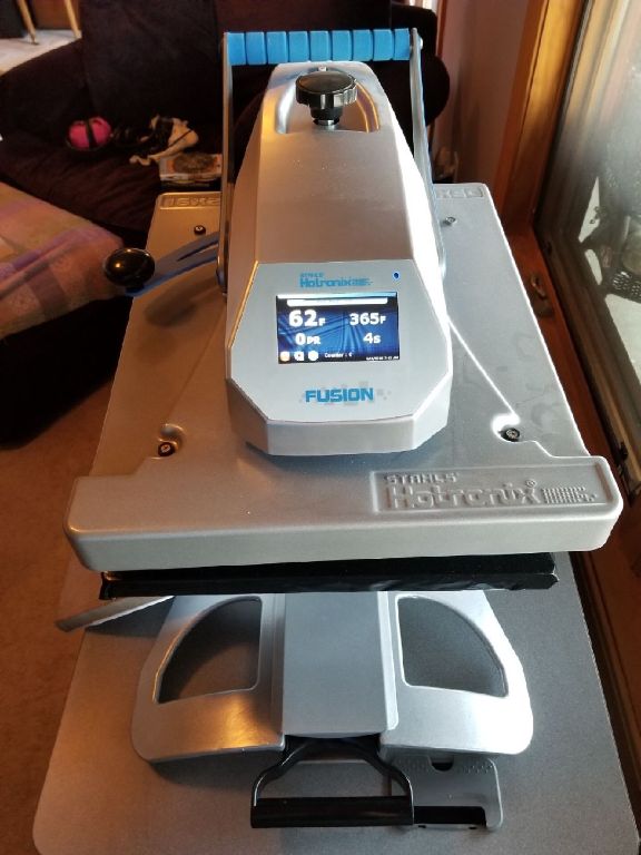 T-shirt press-start your own T-shirt business!