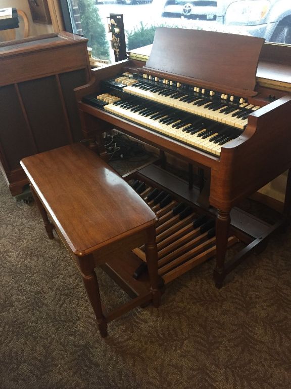 Hammond B3 organ