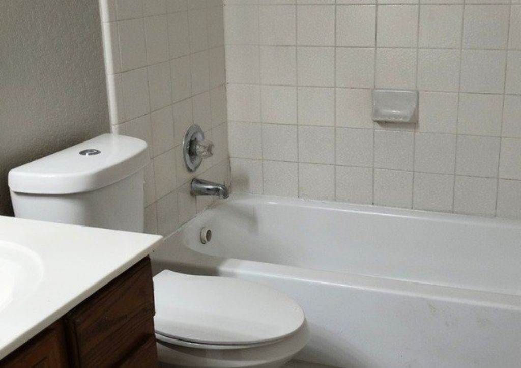 10619 Barbwire Pass - Home For Rent 4/2.5/2 in San Antonio. TX 78254