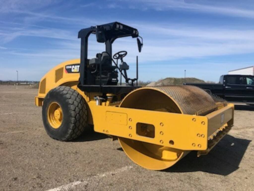 2014 Caterpillar CS54B Smooth Drum Roller For Sale In Marysville, California 95901
