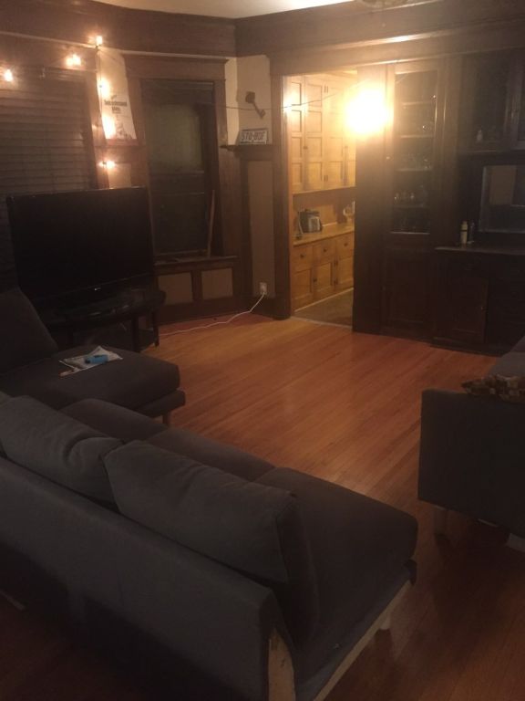 $650 / 4br - Looking for an awesome new roommate! September 1st