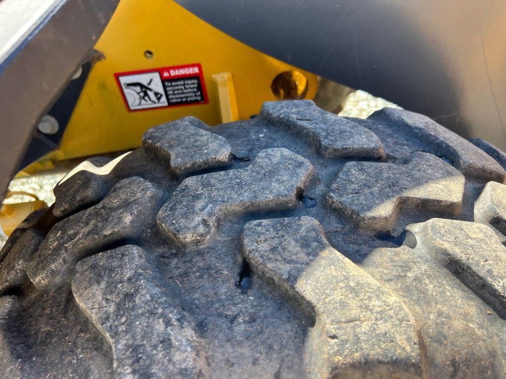 2018 John Deere 204L Wheel Loader For Sale In Stanfield, North Carolina 28163