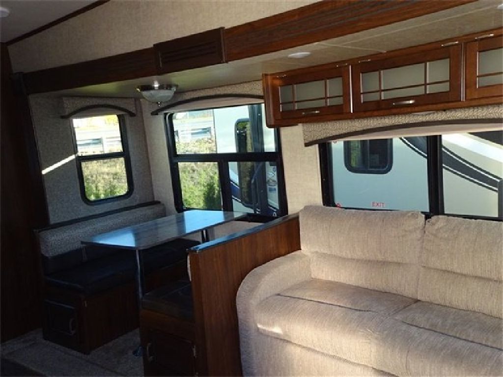 2015 Sundance 298BH Triple Slide Fifth Wheel