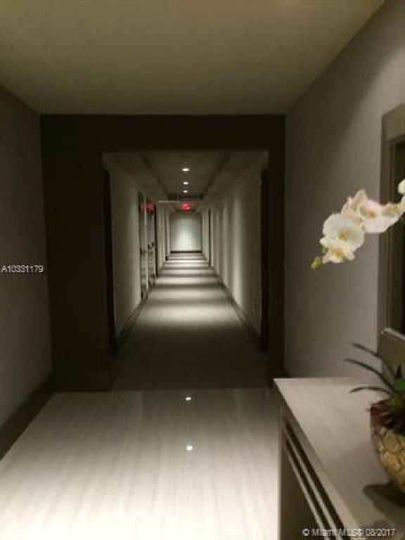 BEAUTIFUL PENTHOUSE, AMAZING VIEWS FROM THIS PRESTIGIOUS TOWER IN DOWNTOWN DORAL!!!