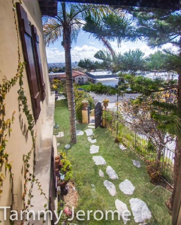 For Sale : 4 Bed 4 Bath house in Los Feliz for $3,500,000