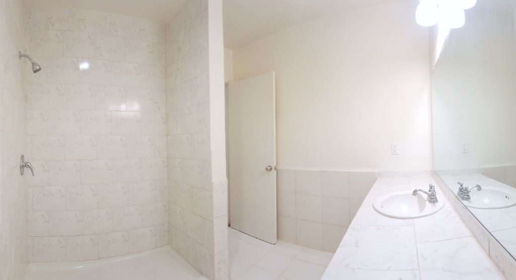 Very Large 1 Bed/1 Bath - Great Value, Large Patio