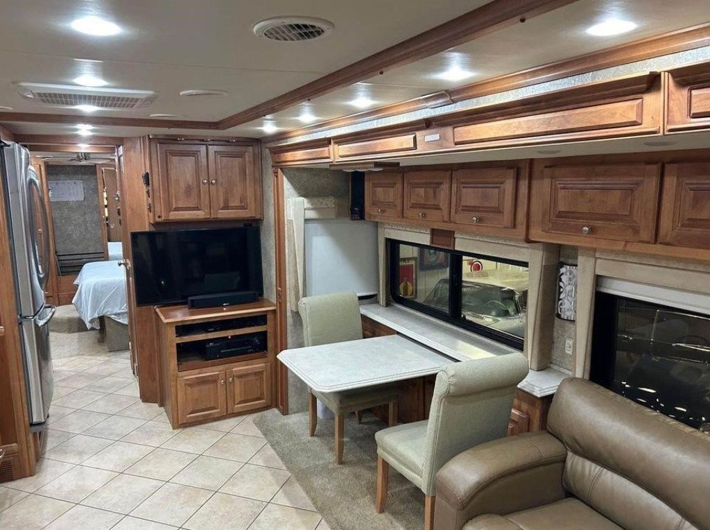 2011 Tiffin Motorhomes Phaeton 36 QSH Class A RV For Sale In Parkston, South Dakota 57366