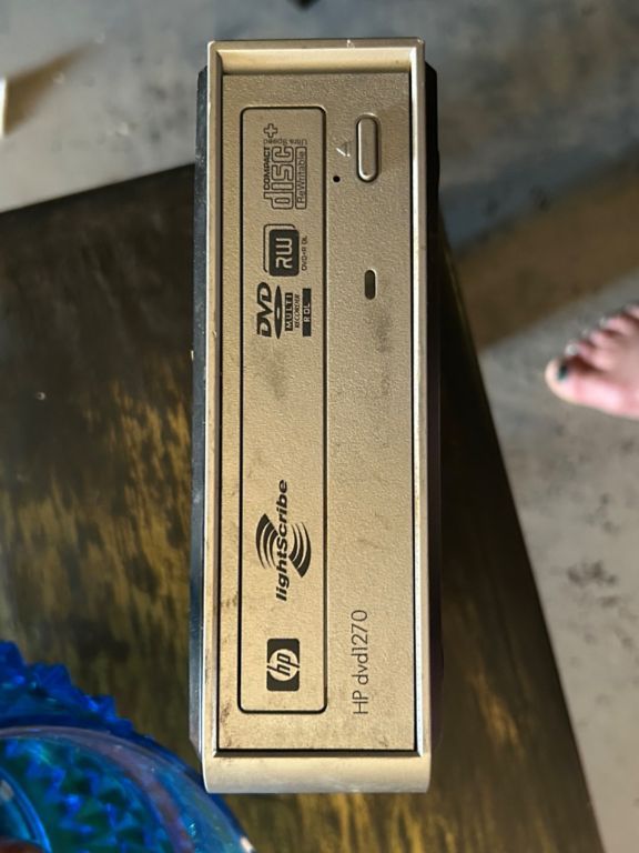 Original game lot PlayStation x box wii 6 consoles 3 sats of controllers charge station