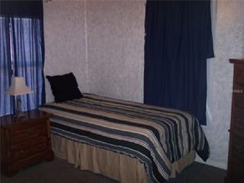 FANTASTIC 4/2 GREAT HOME FOR INVESTMENT INCOME