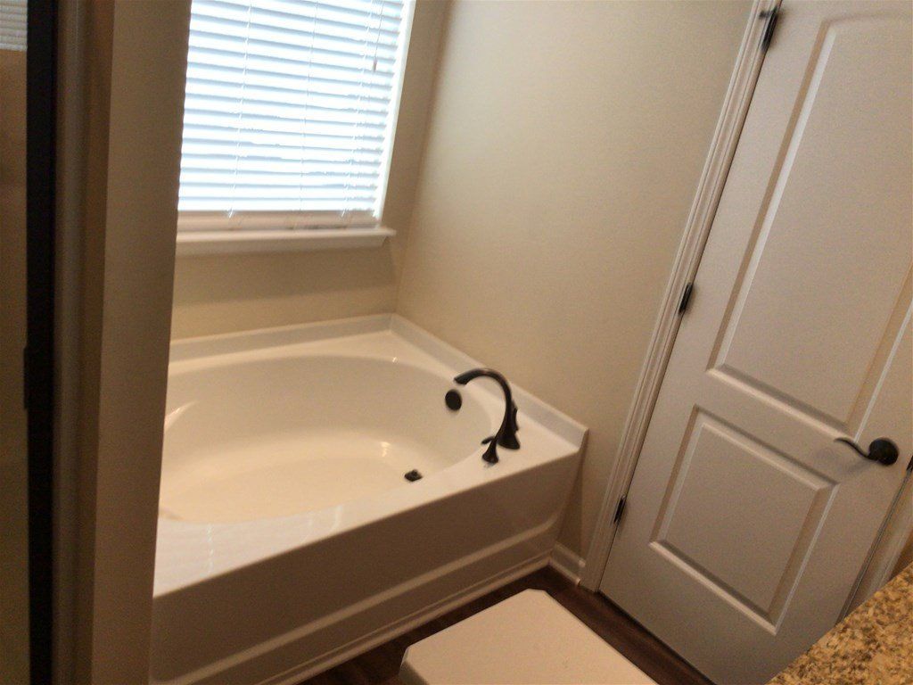 Single family home (830) 488-7163