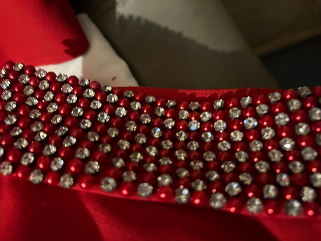 Beautiful size 4 stunning 2 piece red nice