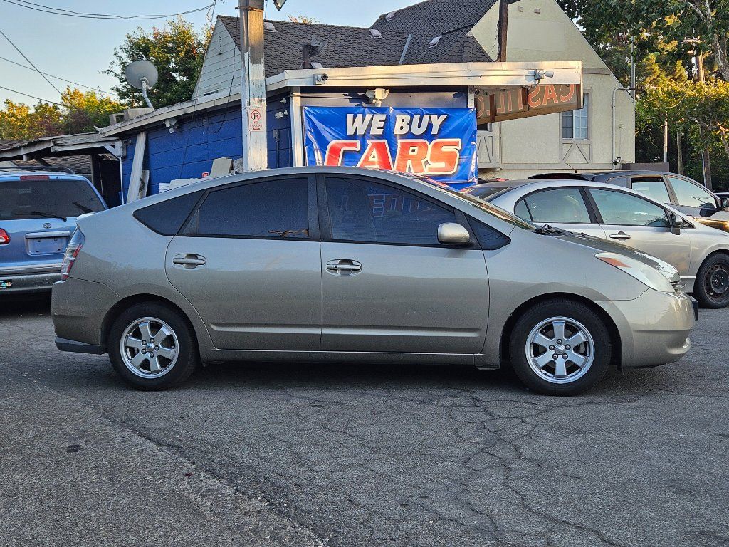 2005 Toyota Prius Hatchback 4D