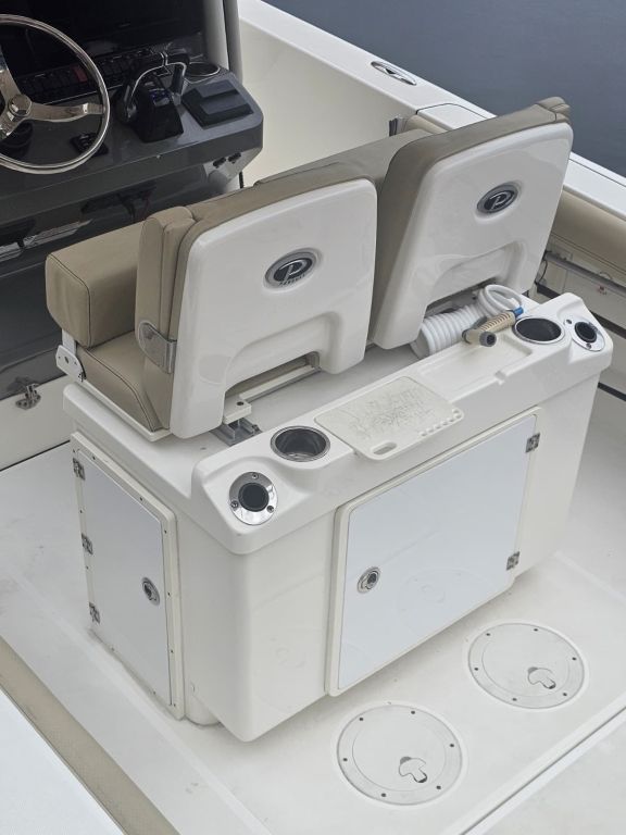 2020 Pursuit C268 Sanibel, Fl	115900