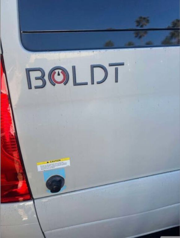 Previously owned - 2020 Winnebago Boldt K-70KL