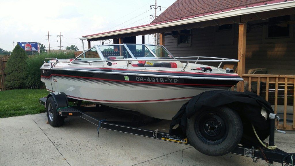 1986 Chris Craft 17' Boat
