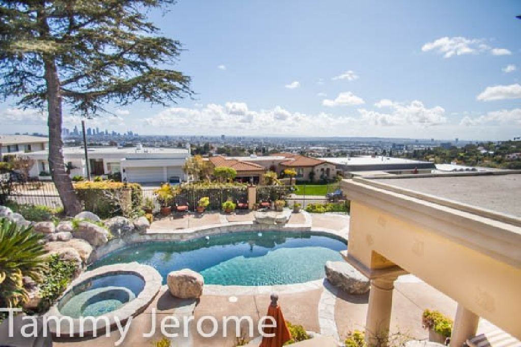 For Sale : 4 Bed 4 Bath house in Los Feliz for $3,500,000