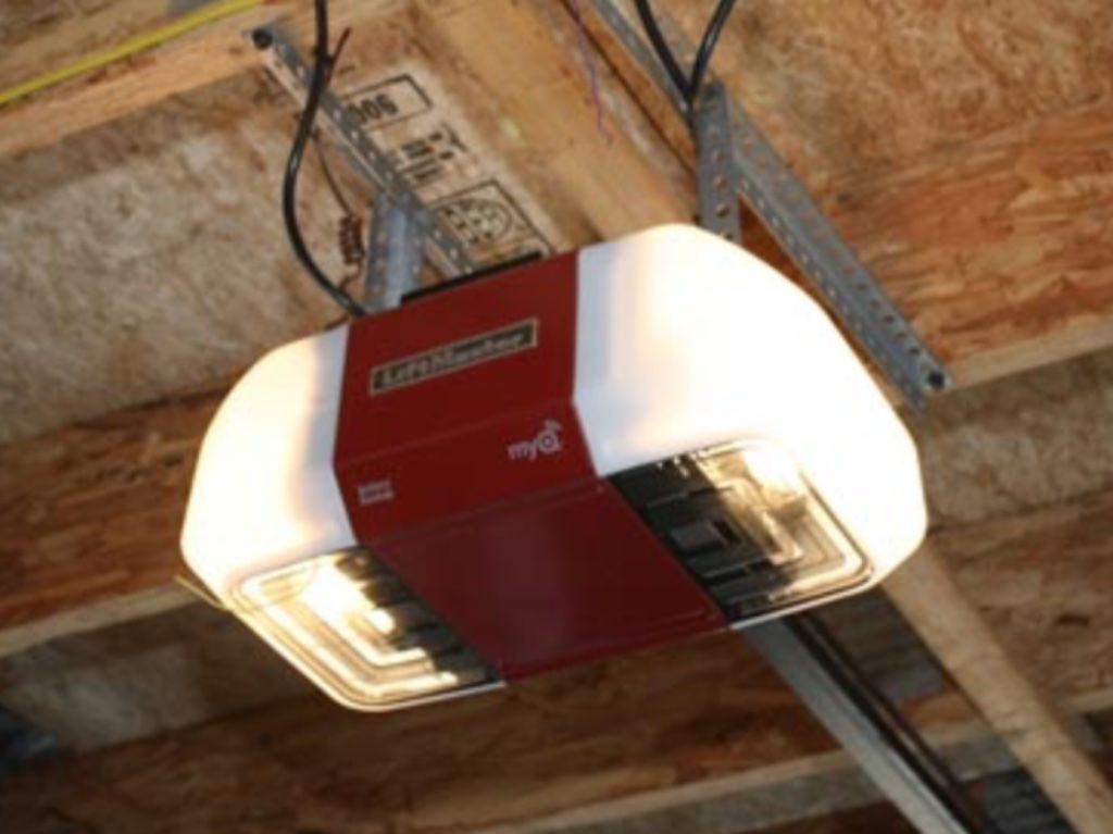 REPAIR AND INSTALL GARAGE DOORS ALL OVER NEW YORK AND LONG ISLAND